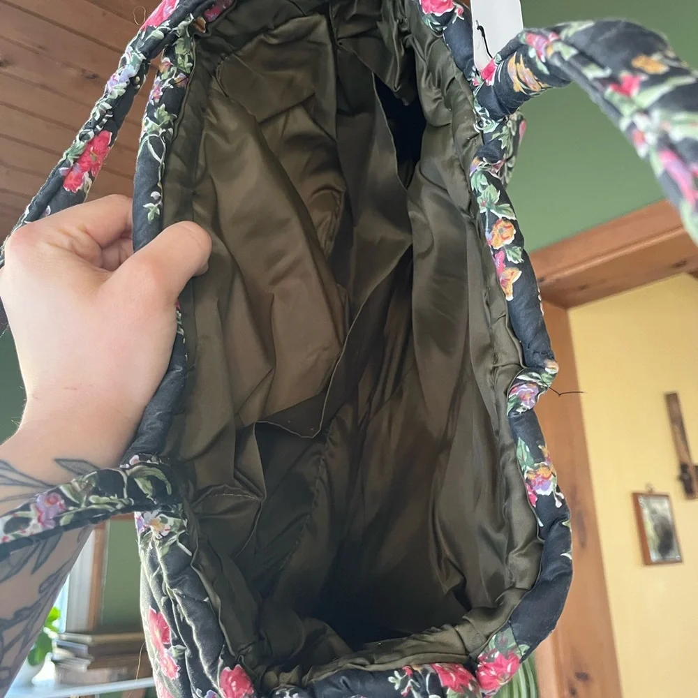 Black Floral Quilted Tote Bag - Women's Handbag - Picture 2 of 2